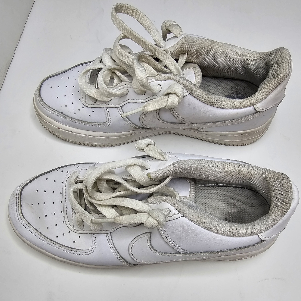 Nike Air Force 1 Low Tops Boys Mens Size 5.5  All White Unisex - Picture 3 of 11